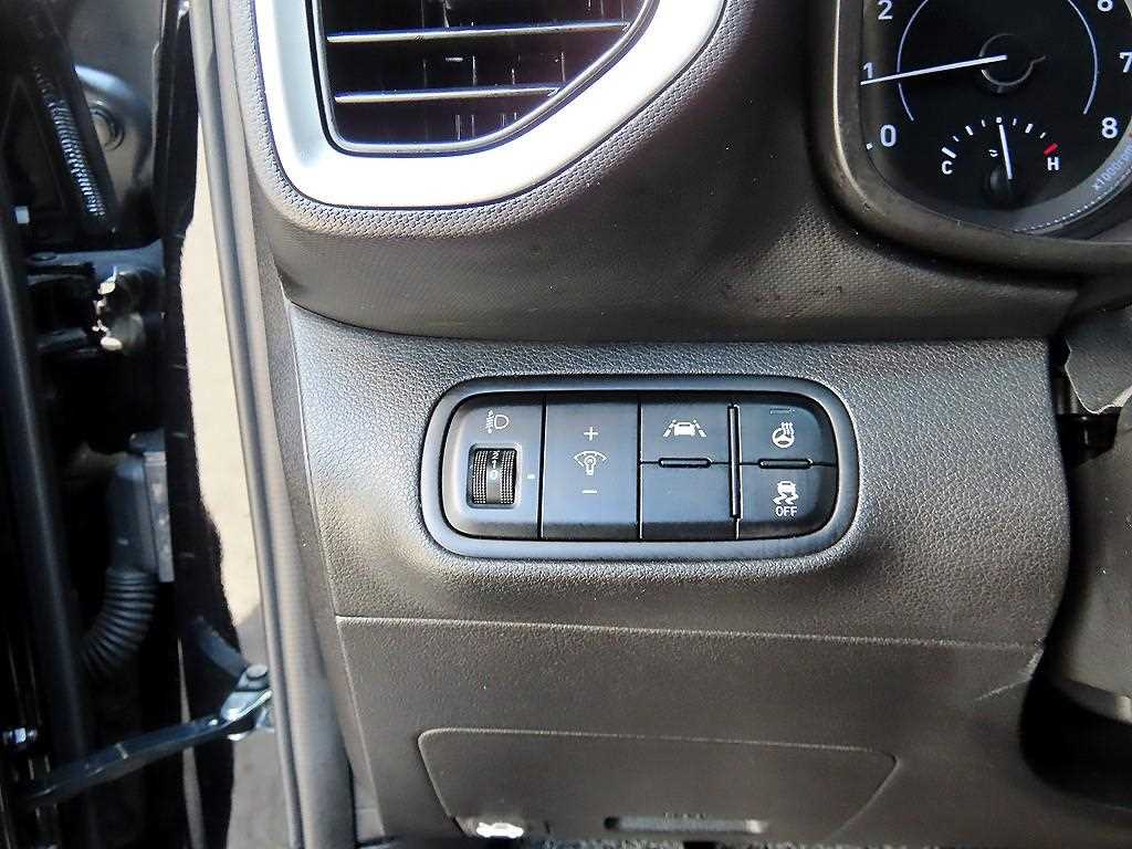 HYUNDAI Venue - Vista 12