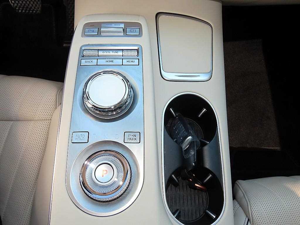 Genesis GV70 - Vista 11