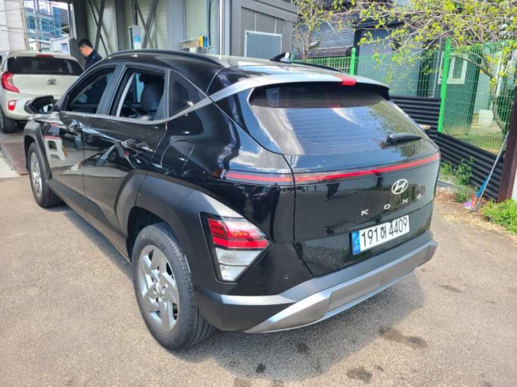 HYUNDAI Kona - Vista 6
