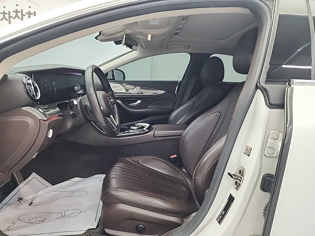 Mercedes Benz CLS Class - Vista 11