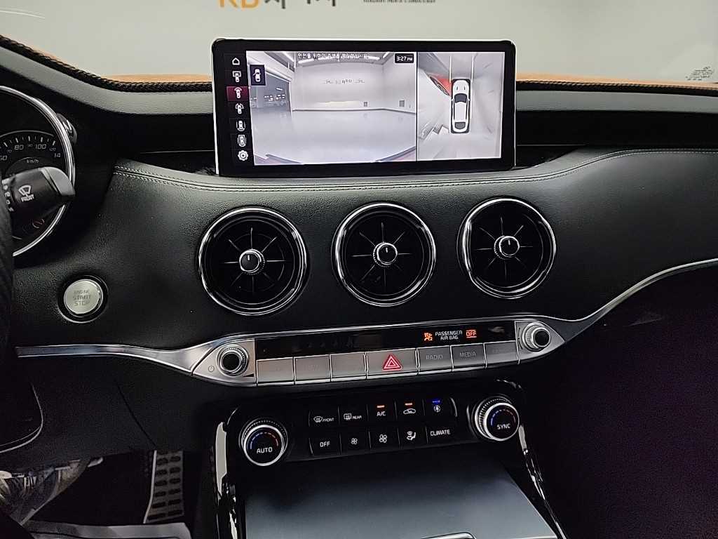 KIA Stinger - Vista 10