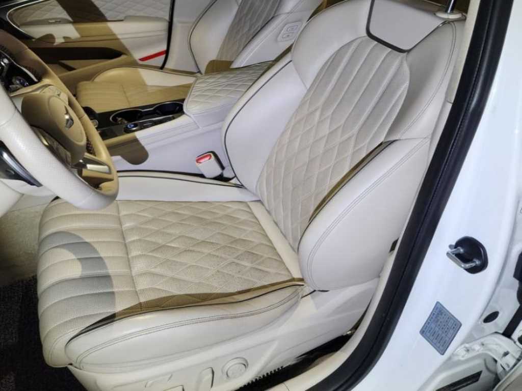 Genesis G70 - Vista 11