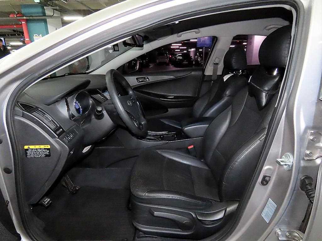 HYUNDAI Sonata - Vista 6