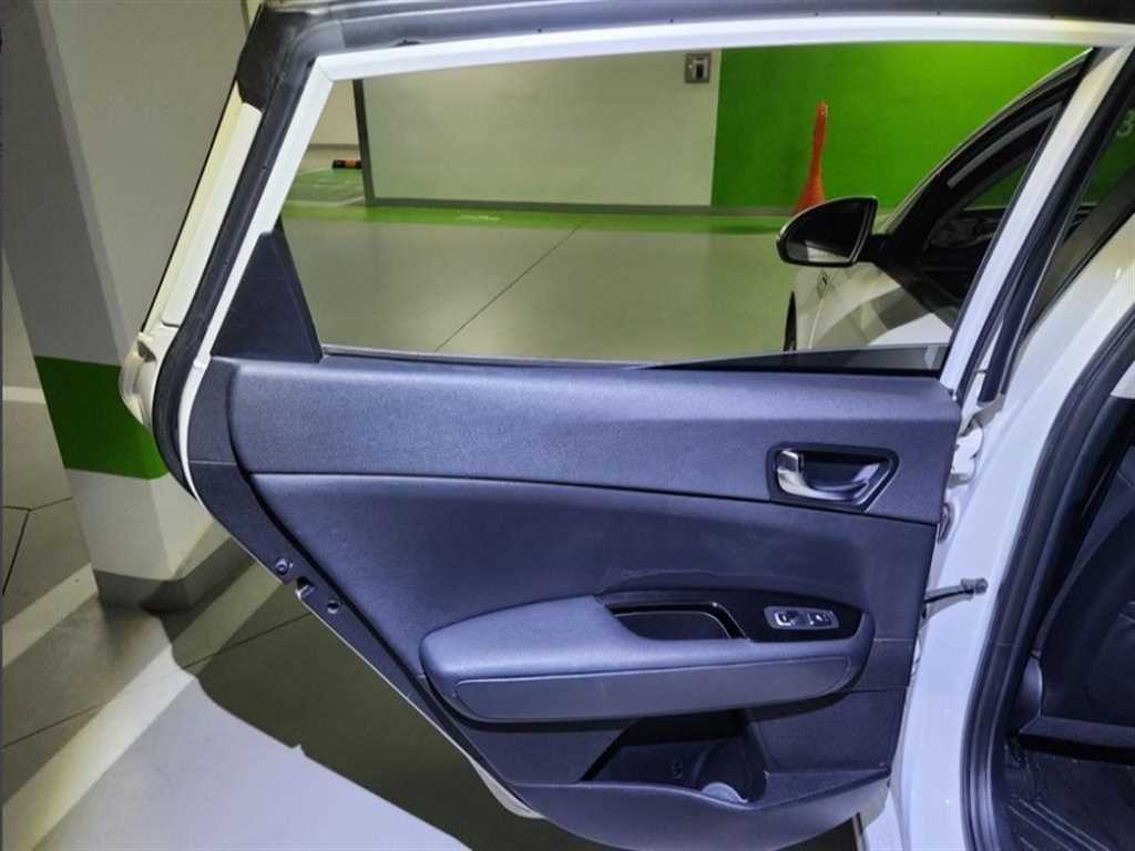 KIA K5 2017 Blanco - Importación desde Corea - HF Imports Iquique - Foto 17