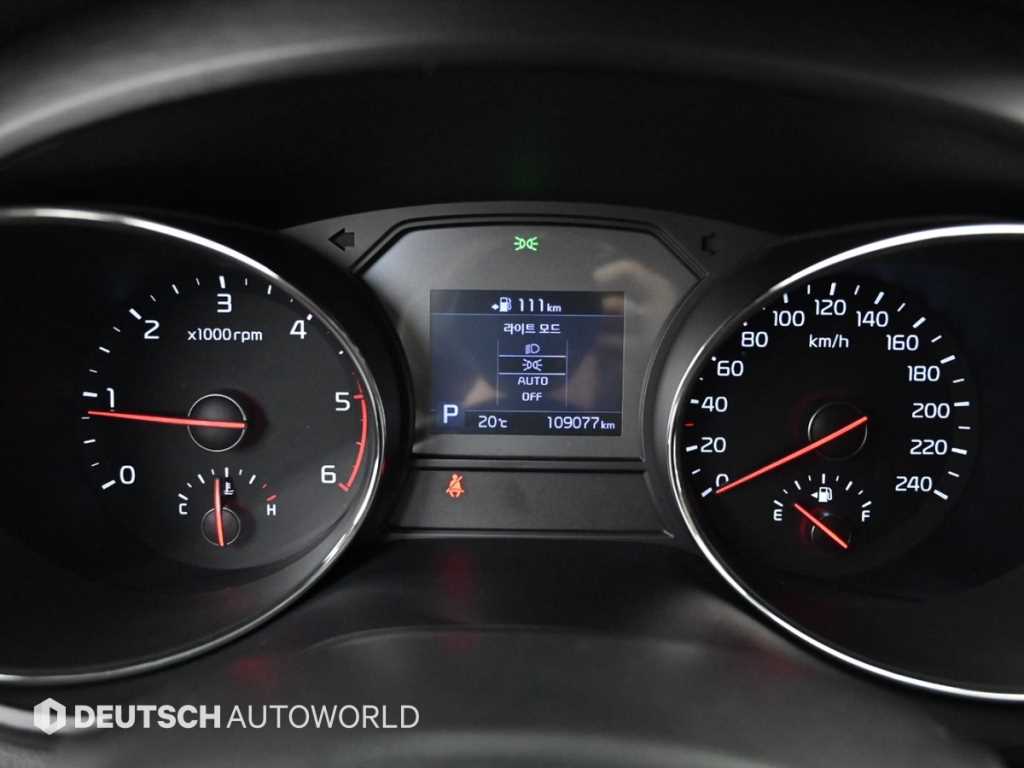 KIA Carnival - Vista 8