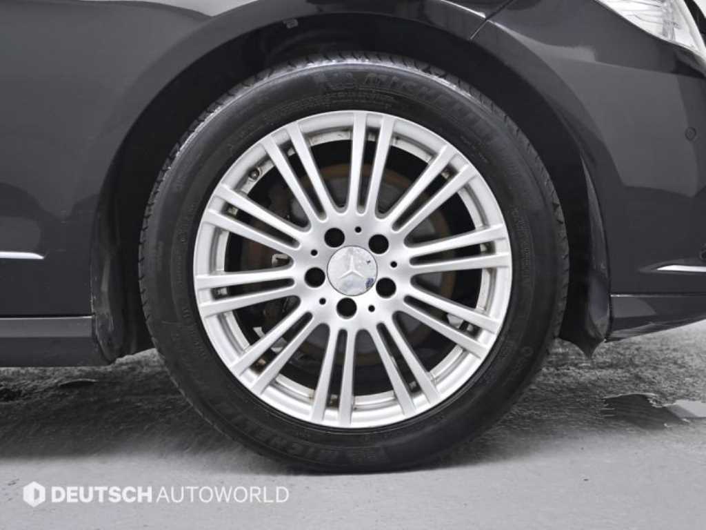 Mercedes Benz E class - Vista 5