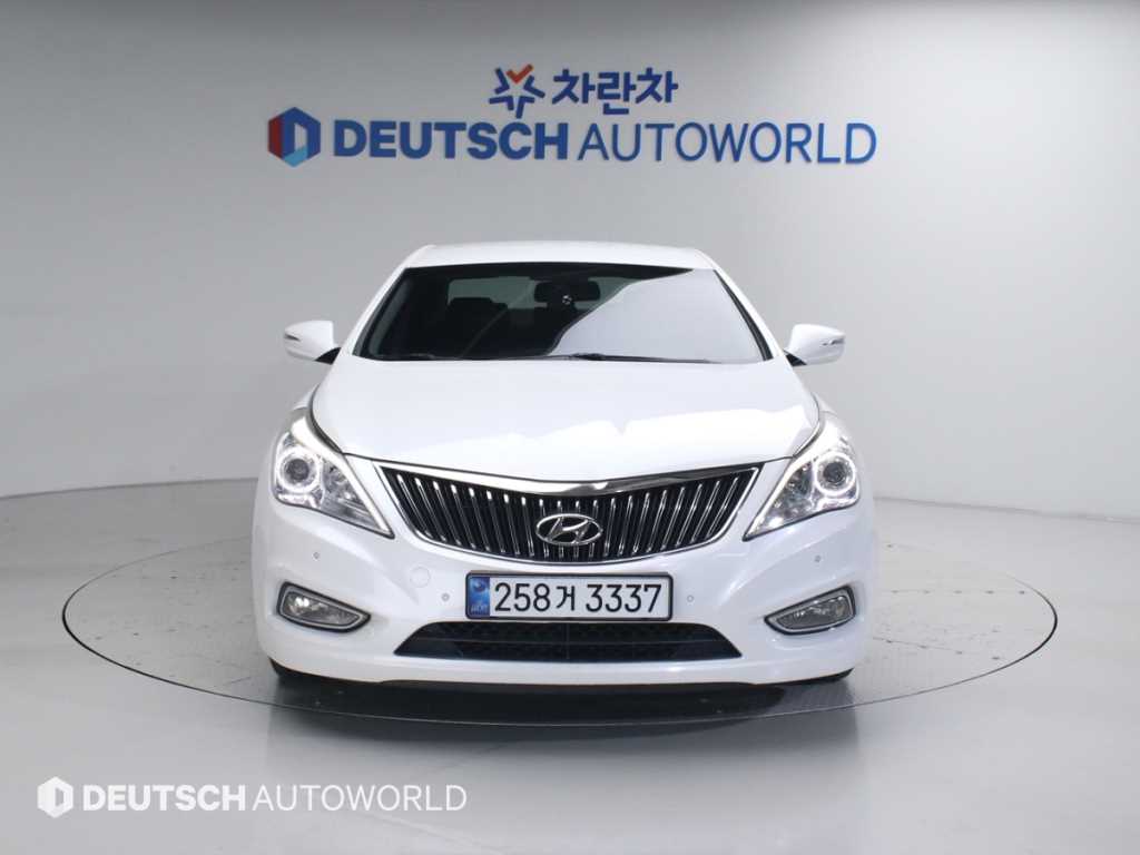 HYUNDAI Grandeur - Vista 3