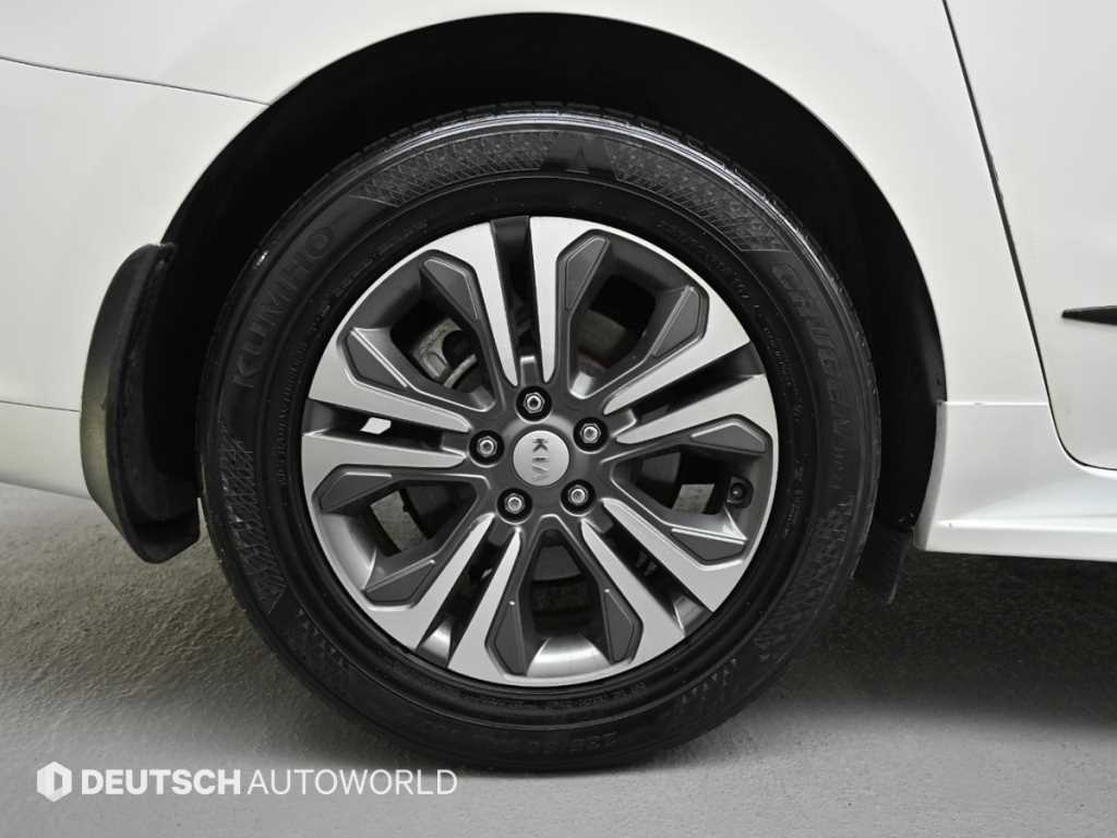 KIA Carnival - Vista 5