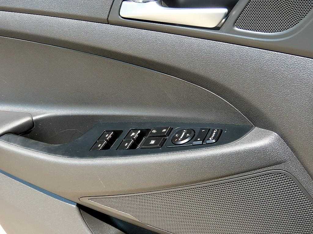HYUNDAI Tucson - Vista 11