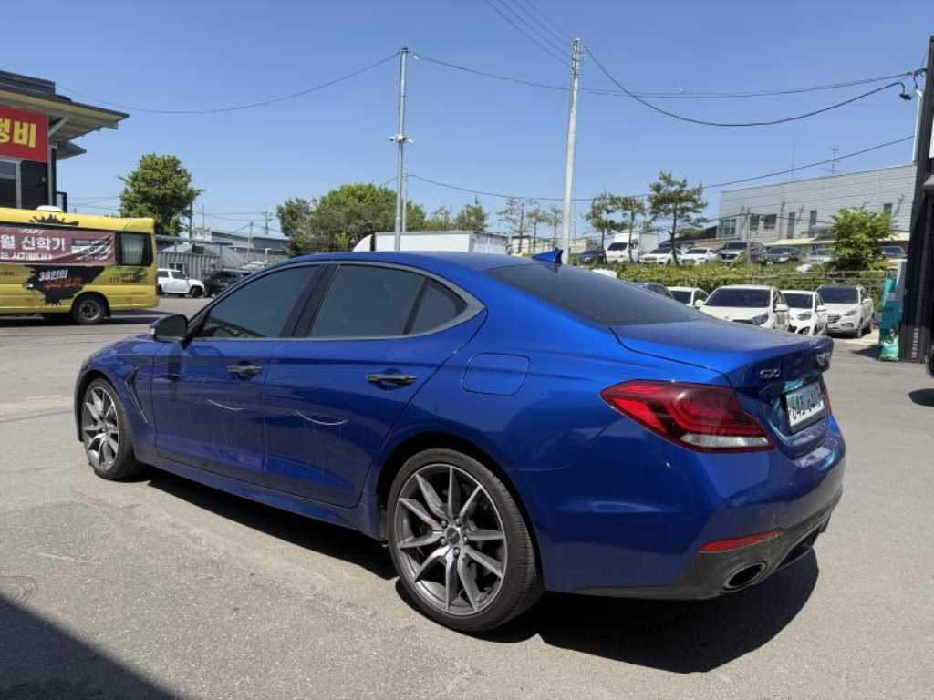 Genesis G70 - Vista 4