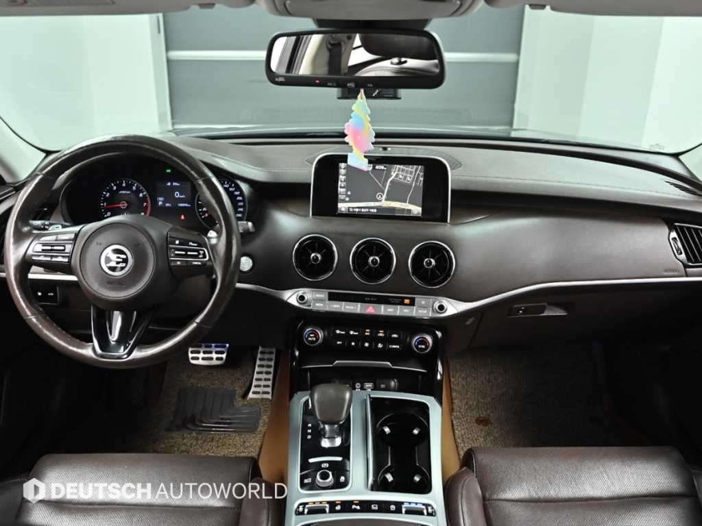 KIA Stinger - Vista 7