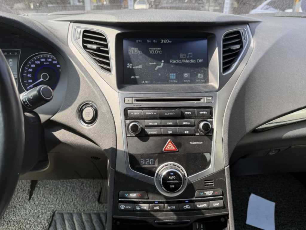 HYUNDAI Grandeur - Vista 10