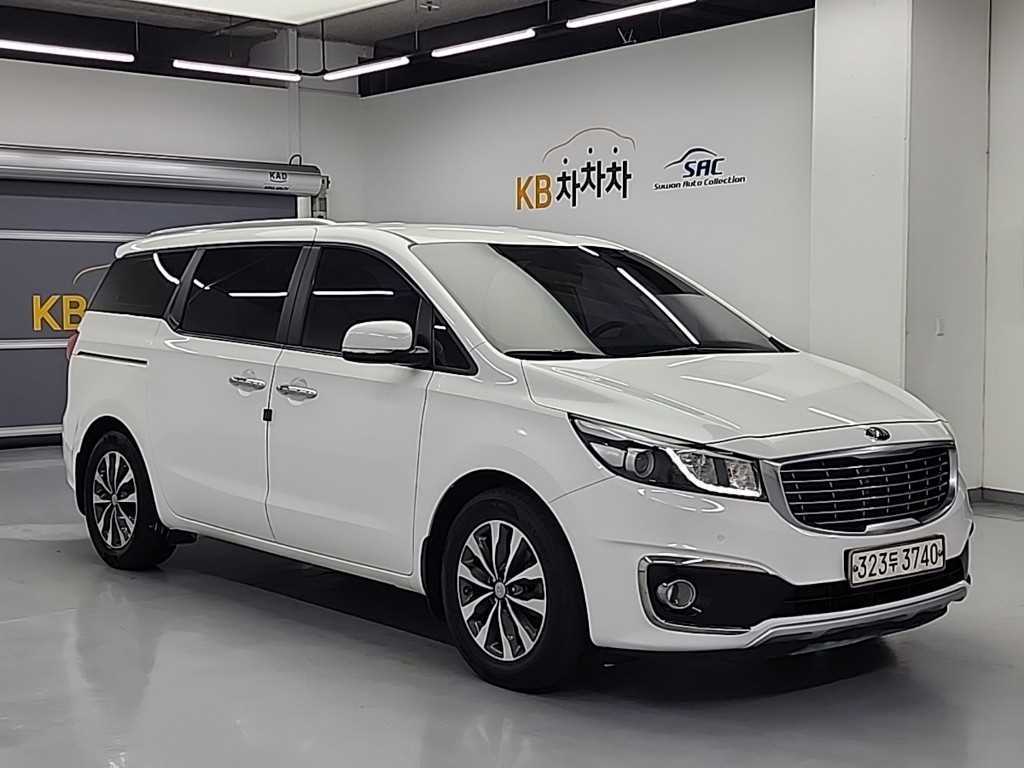 KIA Carnival - Vista 4
