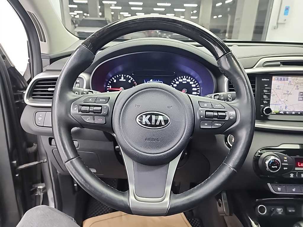 KIA Sorento - Vista 9