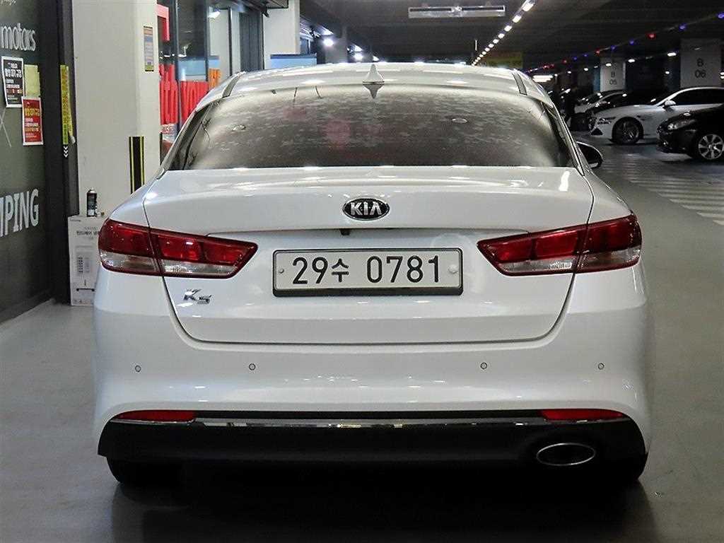 KIA K5 - Vista 5