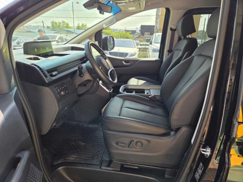 HYUNDAI Staria - Vista 8