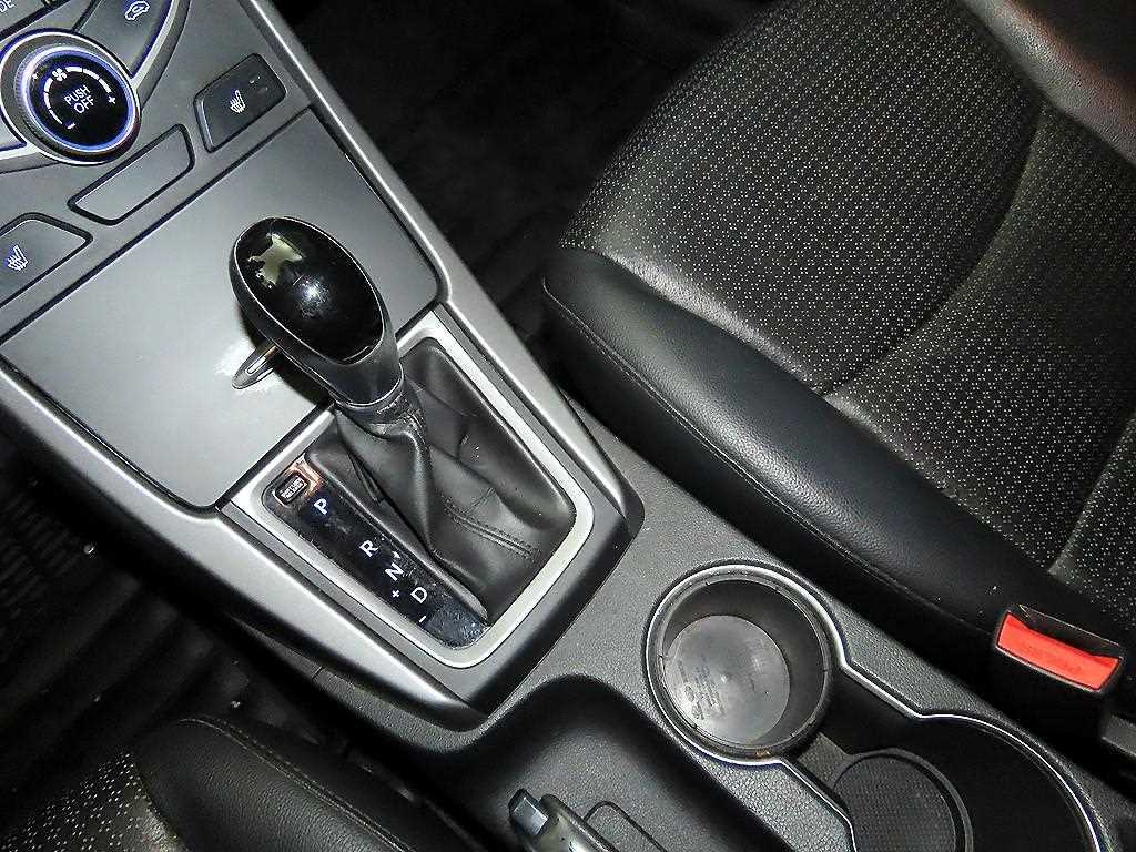 HYUNDAI Avante - Vista 12