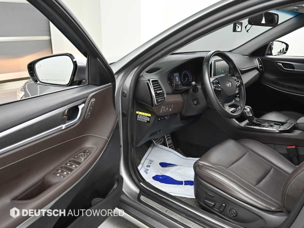 HYUNDAI Grandeur - Vista 11