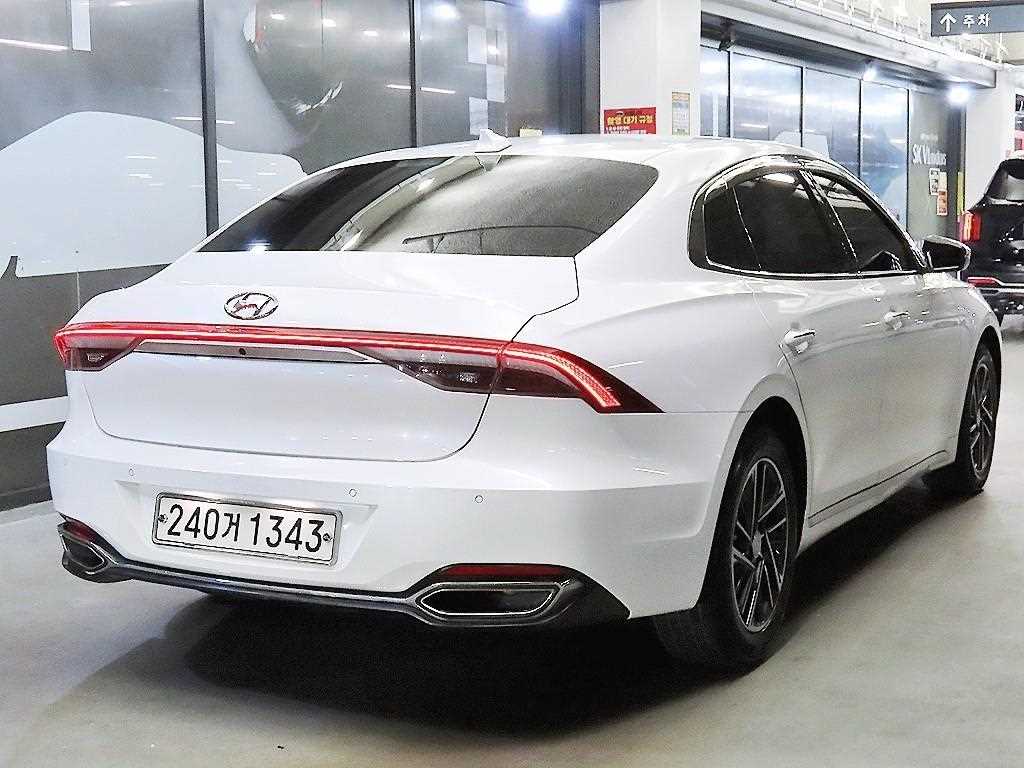 HYUNDAI Grandeur - Vista 4