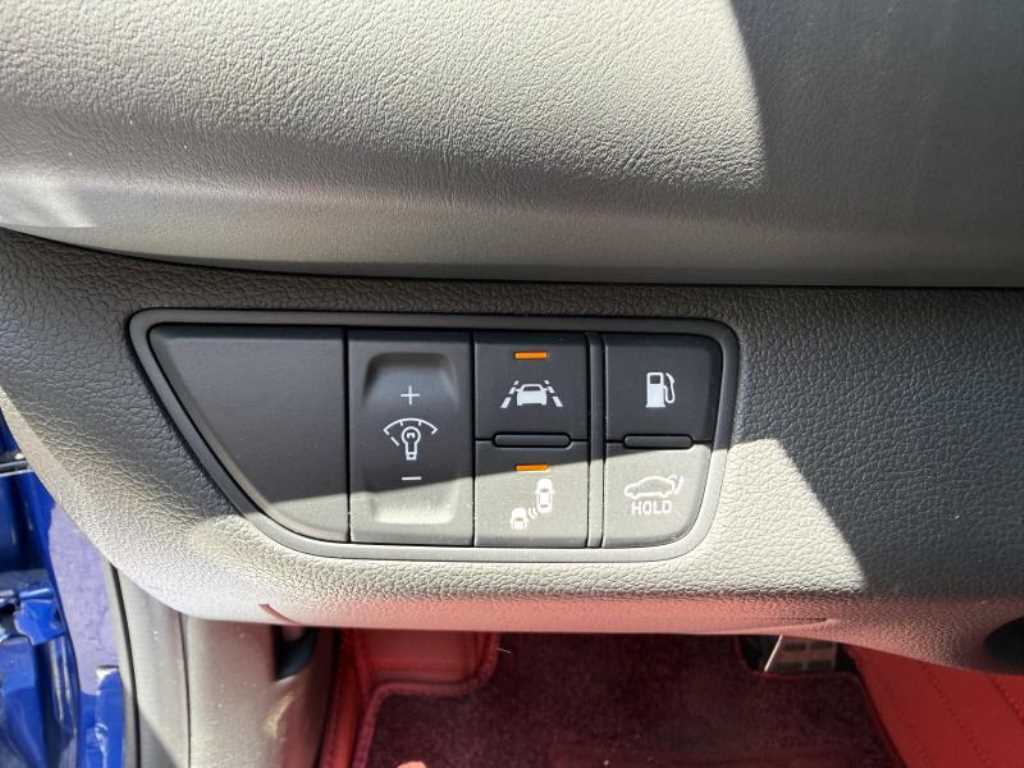 Genesis G70 - Vista 10