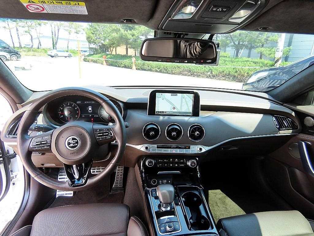 KIA Stinger - Vista 7
