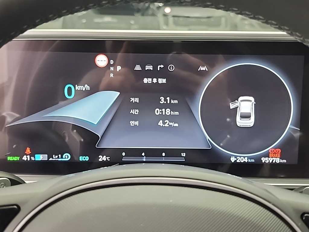 HYUNDAI Ioniq 6 - Vista 6