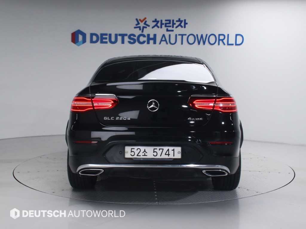 Mercedes Benz GLC Class - Vista 4