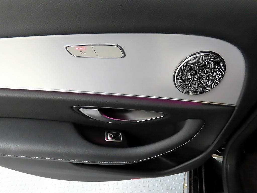 Mercedes Benz E class - Vista 12