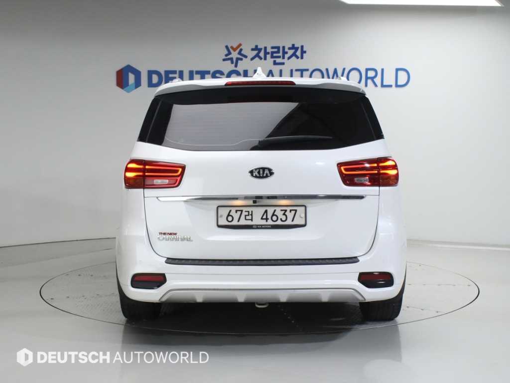 KIA Carnival - Vista 4