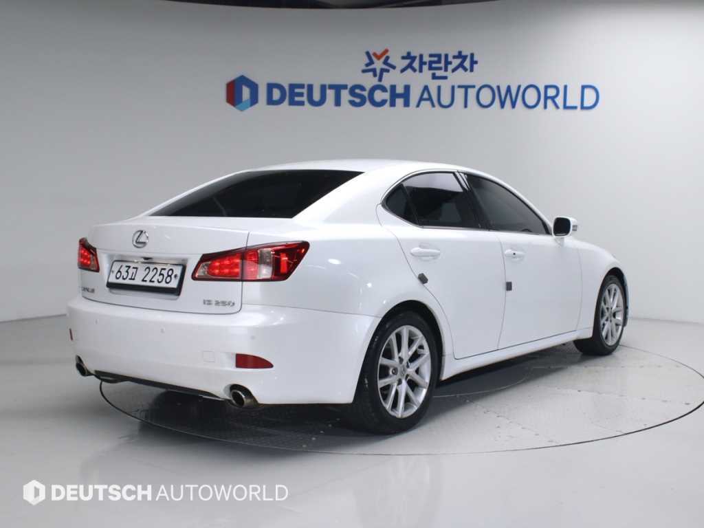 Lexus IS - Vista 2