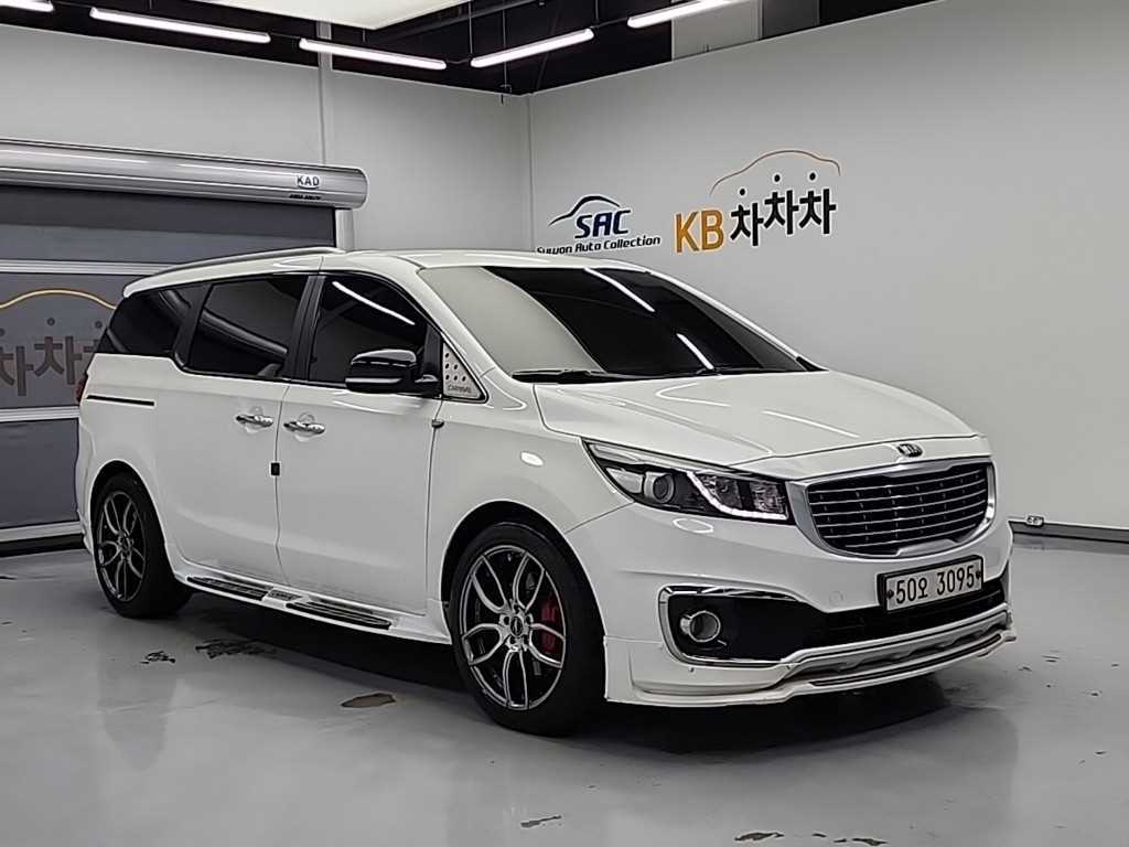 KIA Carnival - Vista 4