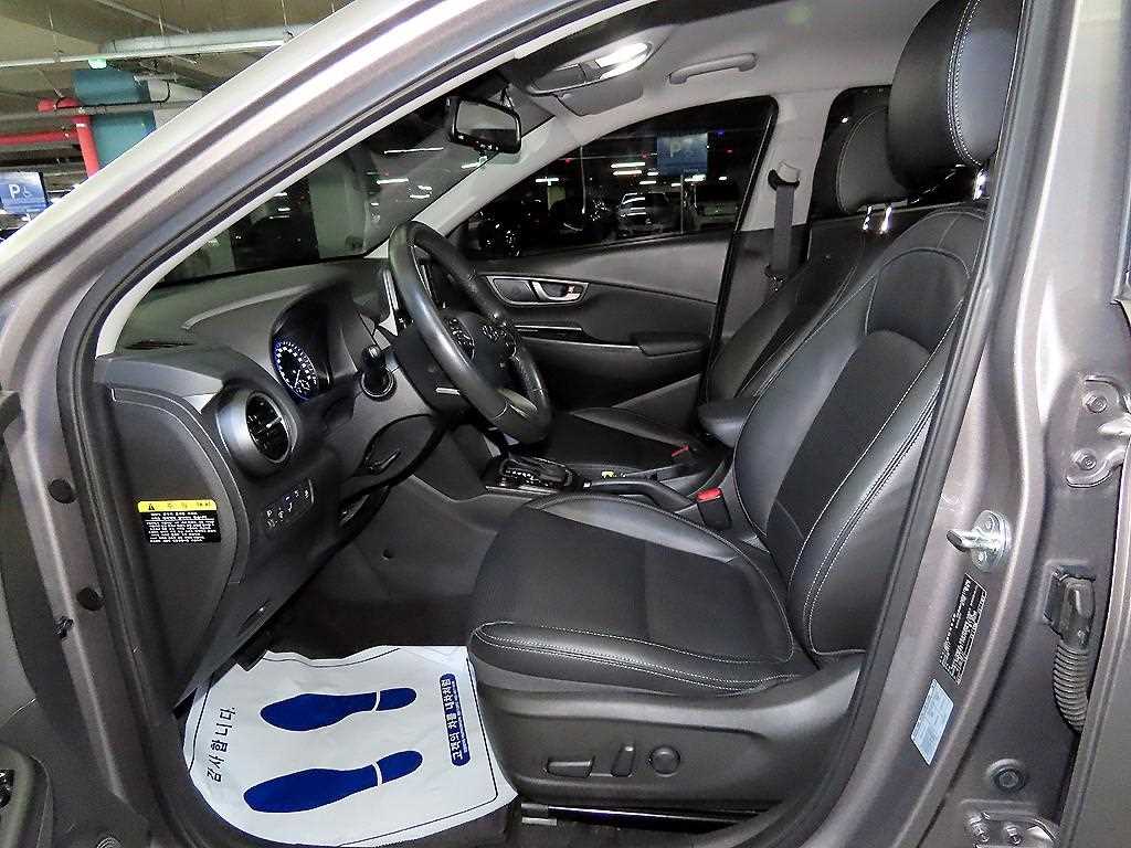 HYUNDAI Kona - Vista 6