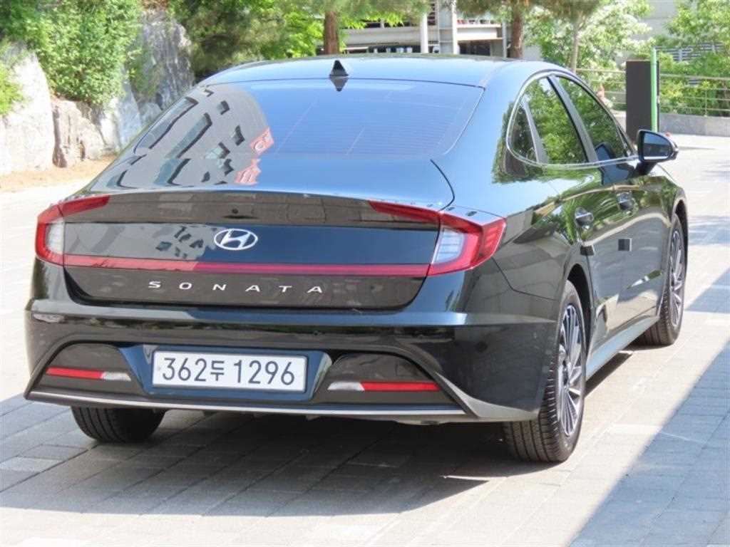 HYUNDAI Sonata - Vista 3