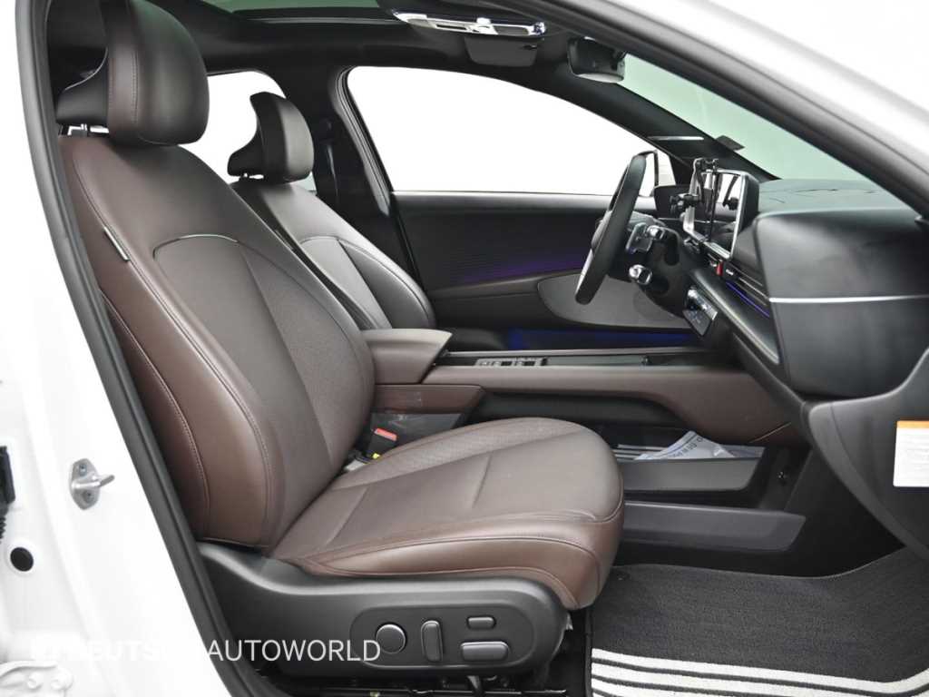 HYUNDAI Ioniq 6 - Vista 10
