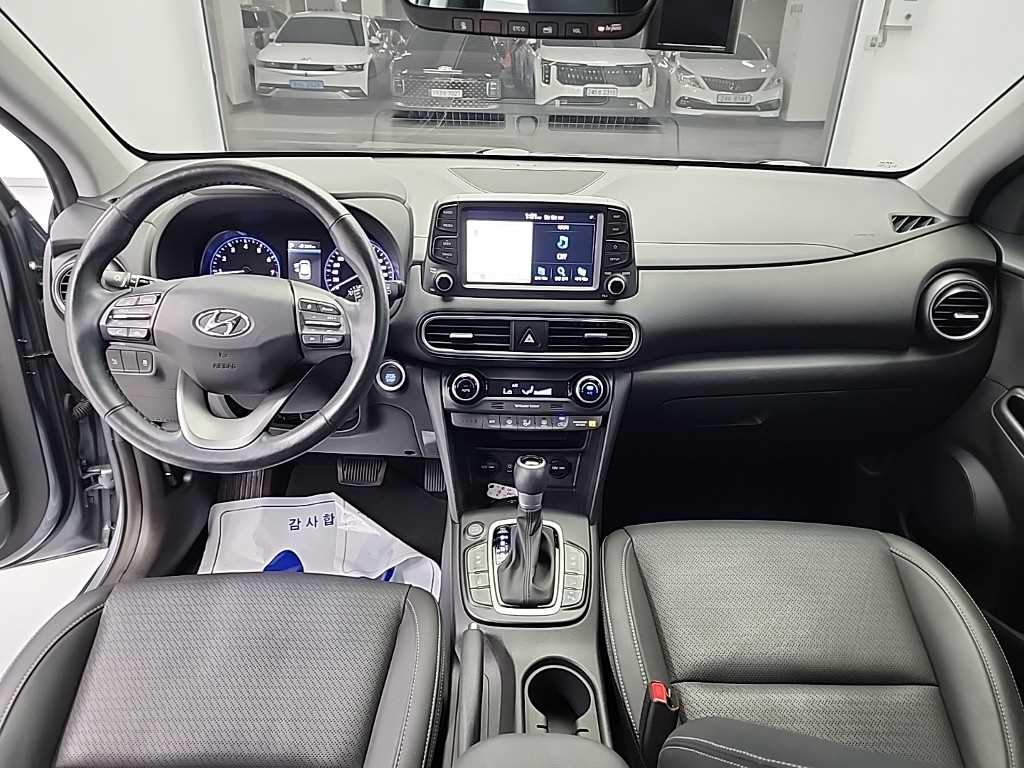 HYUNDAI Kona - Vista 7