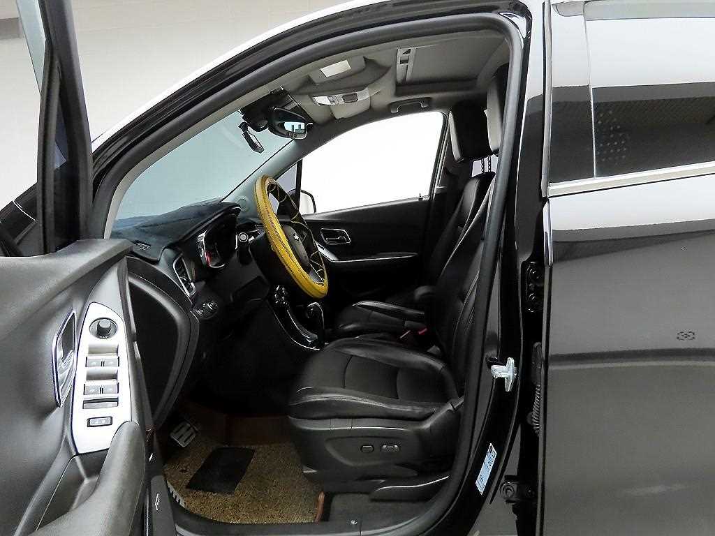 Chevrolet Trax 2017 Negro - Importación desde Corea - HF Imports Iquique - Foto 13