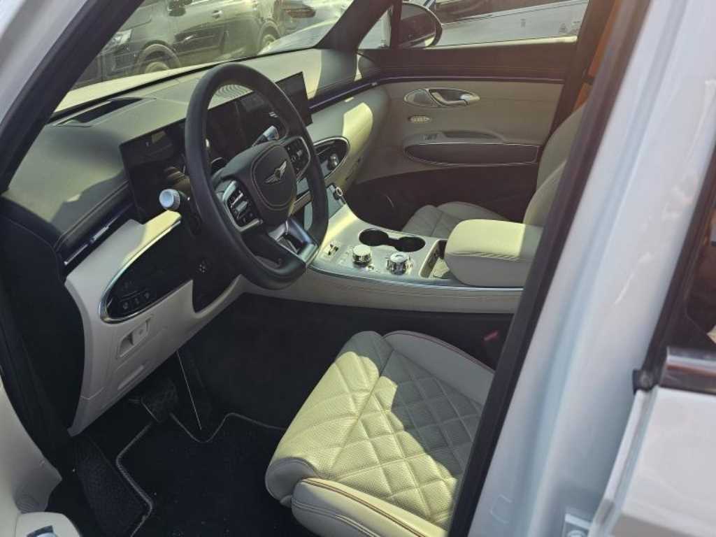 Genesis GV70 - Vista 6