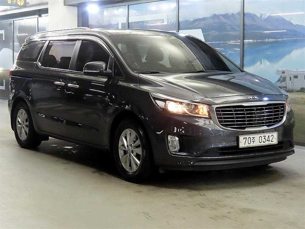 KIA Carnival 2015 Gris - Importación desde Corea - HF Imports Iquique - Foto 1