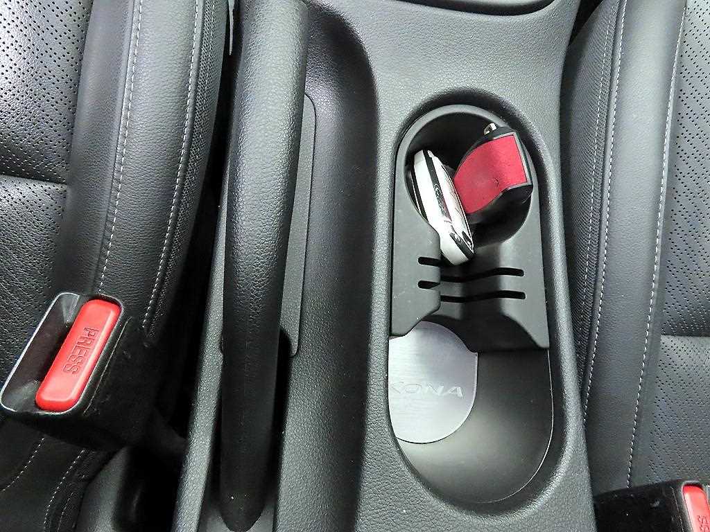 HYUNDAI Kona - Vista 12