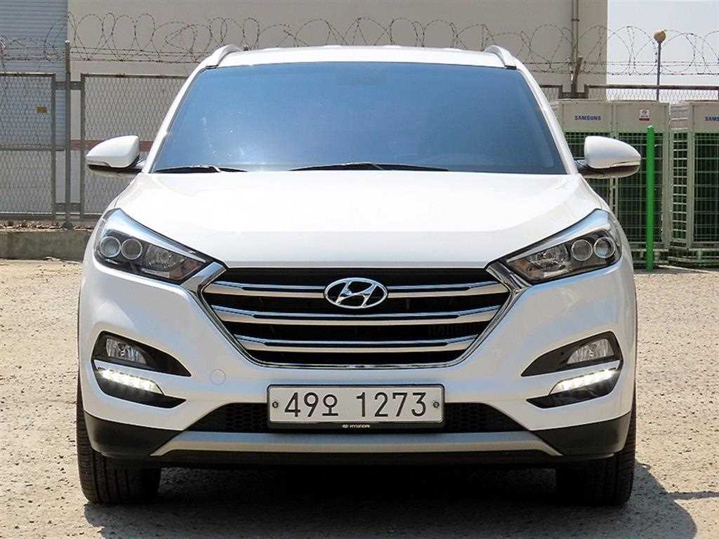 HYUNDAI Tucson 2017 Blanco - Importación desde Corea - HF Imports Iquique - Foto 1