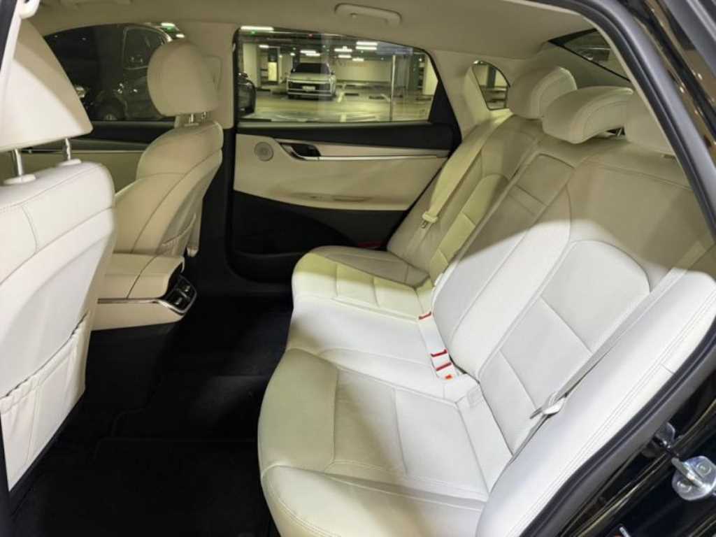 HYUNDAI Grandeur - Vista 7