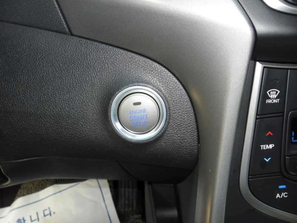 HYUNDAI Avante - Vista 10