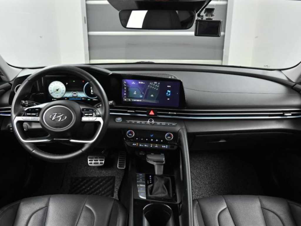 HYUNDAI Avante - Vista 7