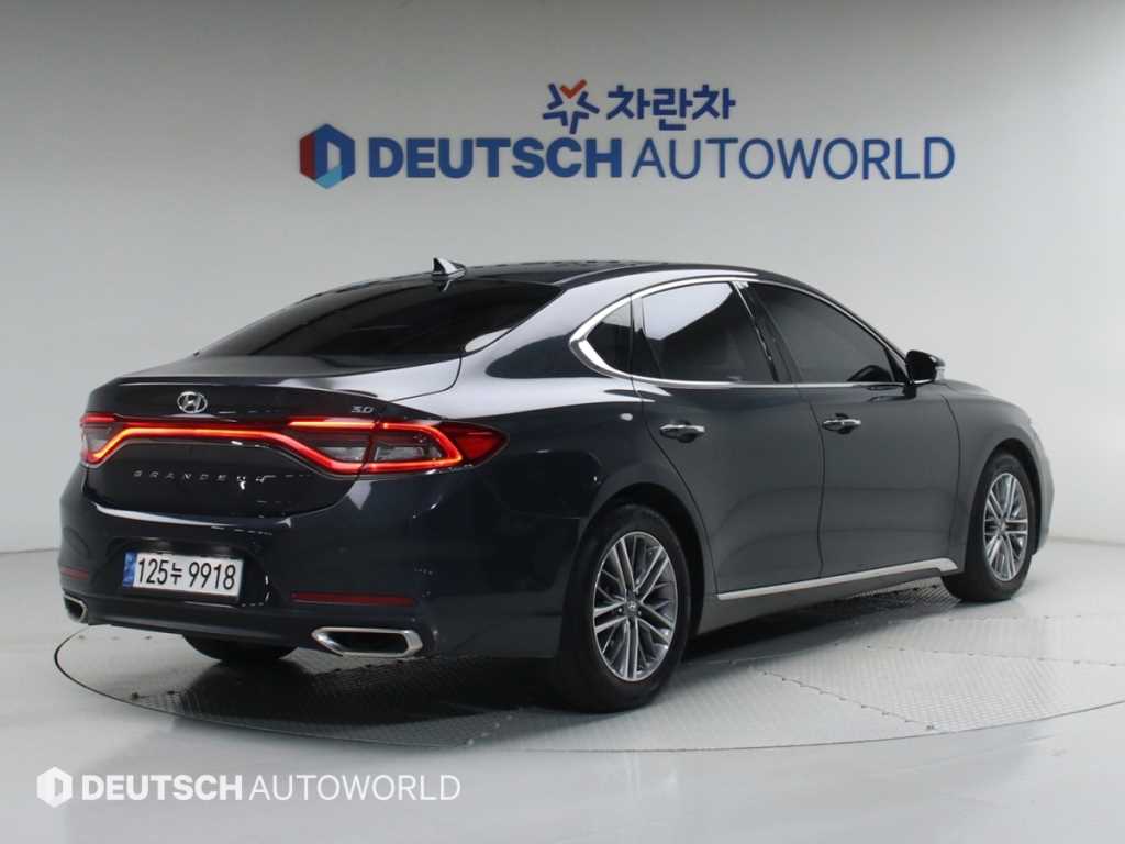 HYUNDAI Grandeur - Vista 2