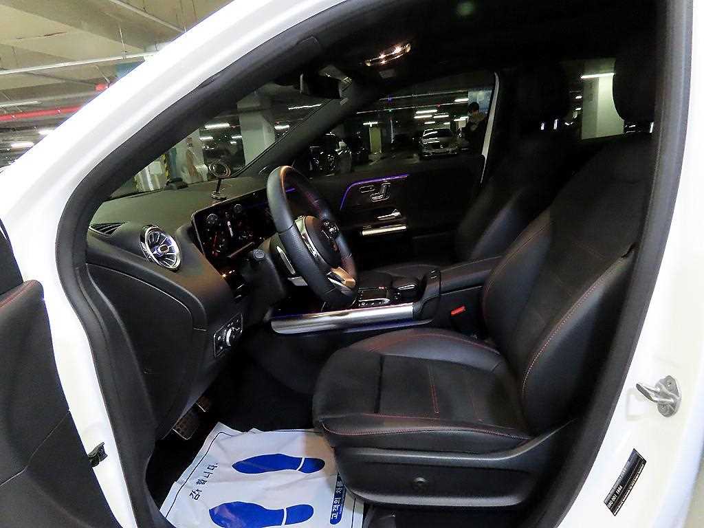 Mercedes Benz GLA Class - Vista 6