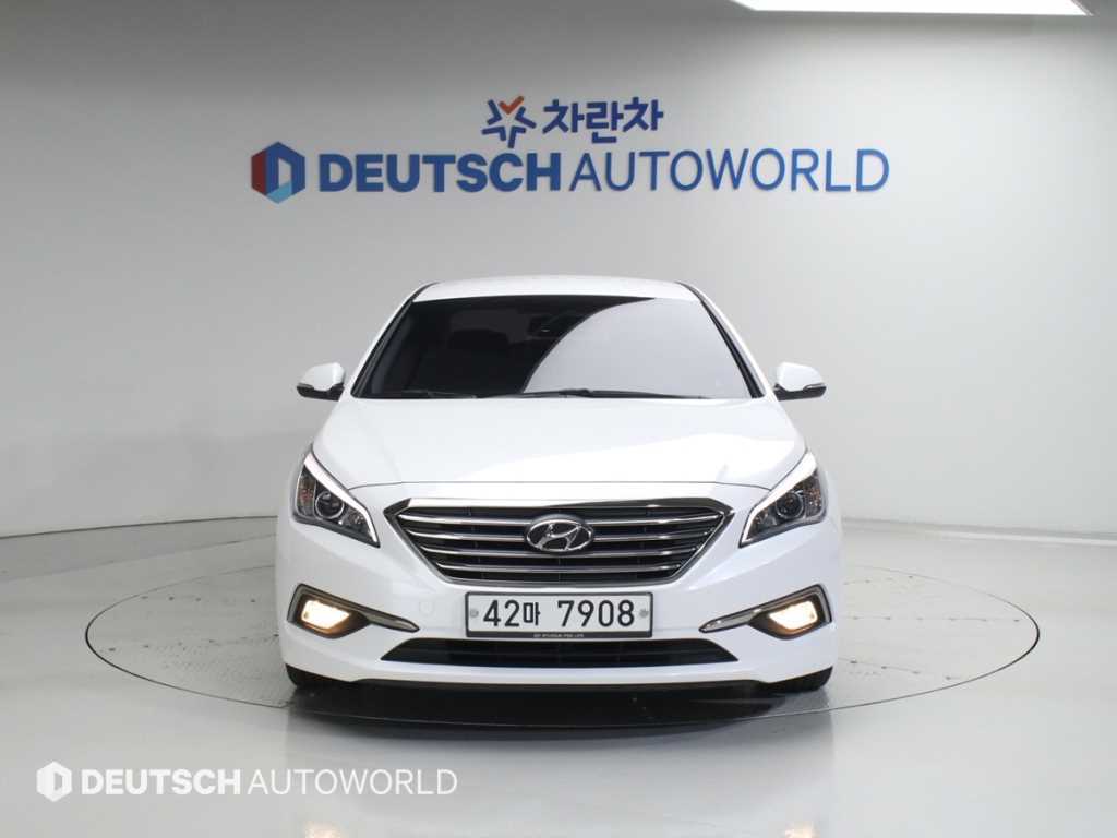 HYUNDAI Sonata - Vista 3
