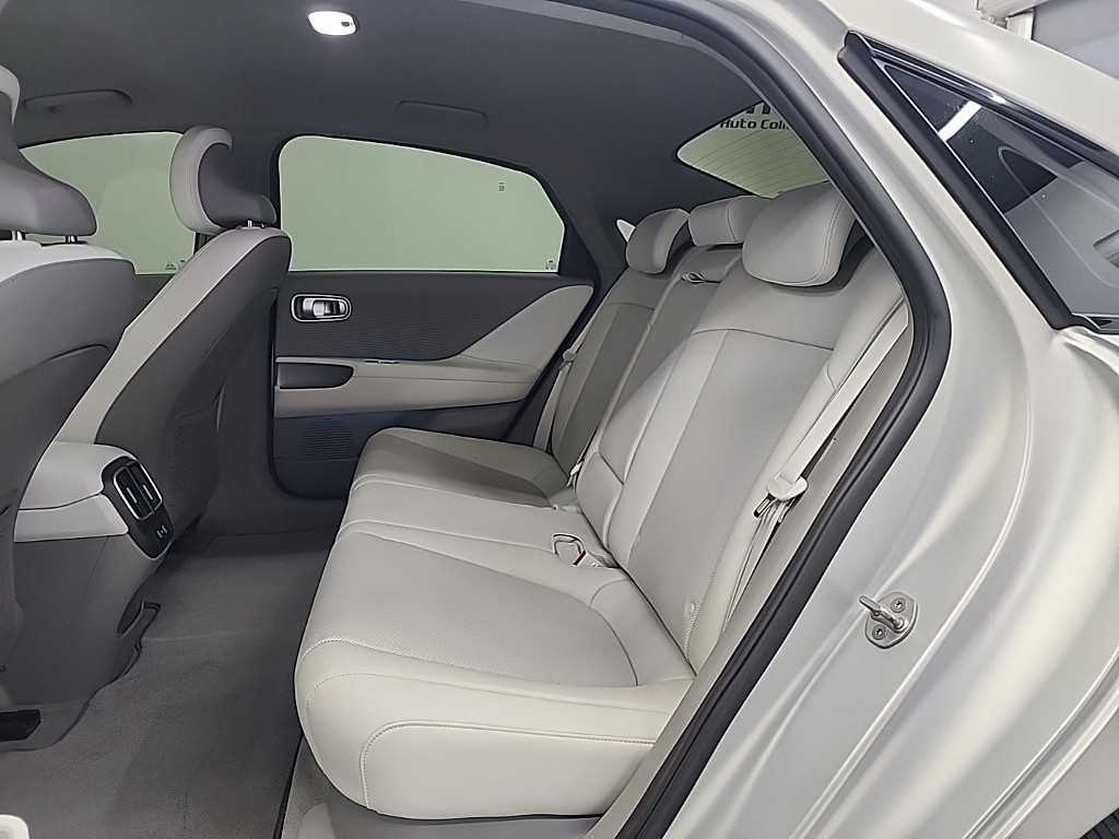 HYUNDAI Ioniq 6 - Vista 12