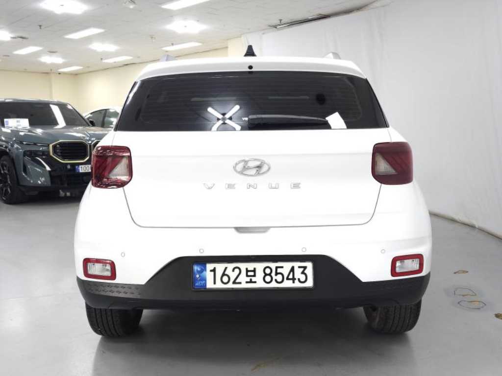 HYUNDAI Venue - Vista 5