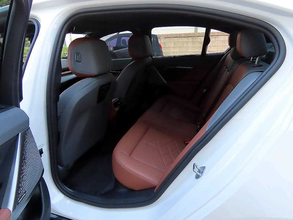 BMW 5 Series - Vista 6