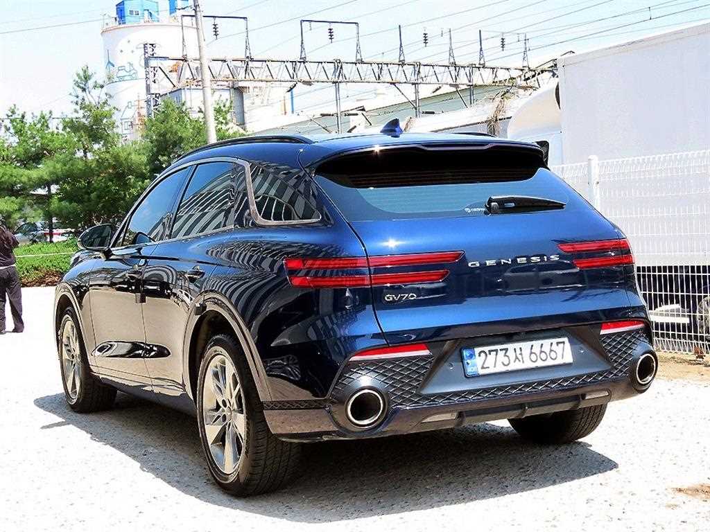 Genesis GV70 - Vista 3